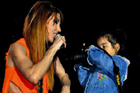 Hande'ye mini paparazzi