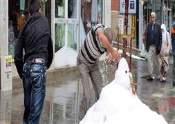 Temmuz'da kardan adam!