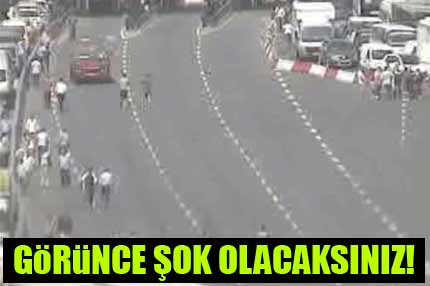 Köprüde top oynadılar!