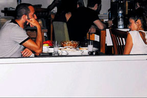 Arkadaşının aşkıyla