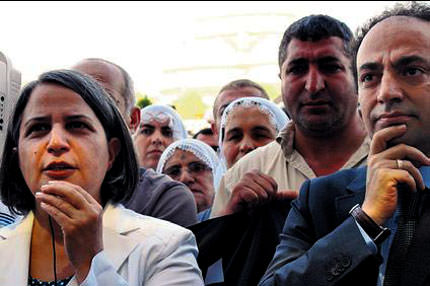 Avukatlar yargılanıyor