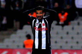 Alex Ferguson Bebe'yi çağırdı