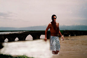 Ellere var da bize yok mu!