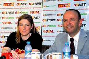 Lindsay Whalen imzaladı