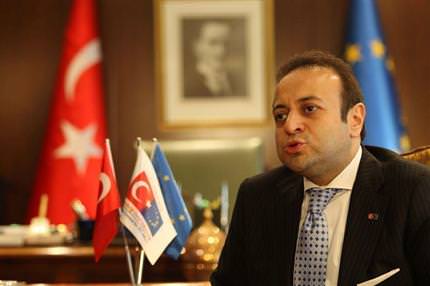 O dostluk, fitne savarlarla örülmüştür