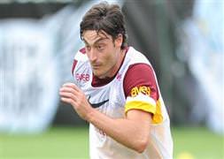 Riera'ya şaka gibi teklif!