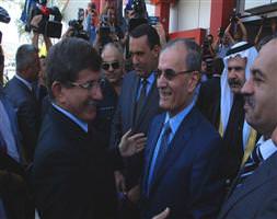 Davutoğlu muhaliflerle görüştü