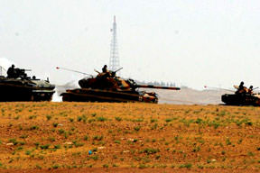 Sınırda tank tatbikatı