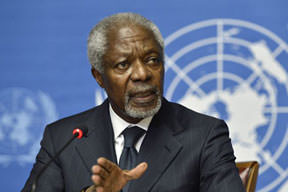 Kofi Annan pes etti