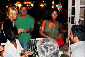 Derin'in yanında yine Selhan var!