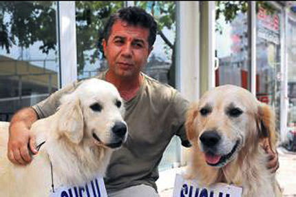 Köpekli protesto