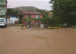 Samsun'da sel can aldı!