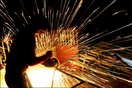 Çarklar dönüyor
