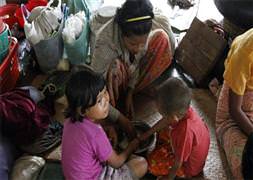 Arakanlılara yardım bir günde ikiye katlandı