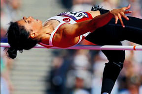 Burcu yüksekten uçtu