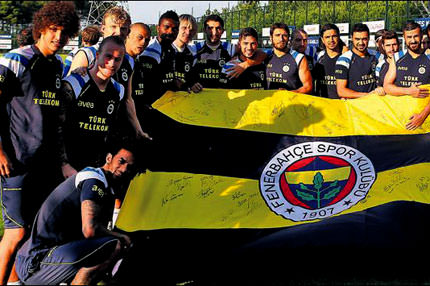 Şırnak’a imzalı bayrak