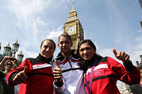 Şampiyonlara ödül yağmuru