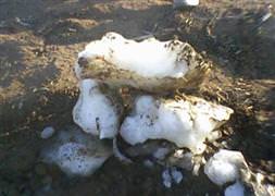 Gökten dev buz kütlesi düştü!