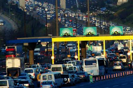 Köprü ile yollar bedava ve açık