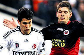 Necip'e de zam yolda!