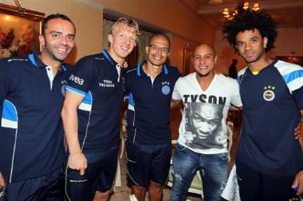 Fener’e Carlos sürprizi