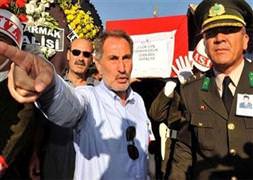 Bakan cenaze marşını susturdu