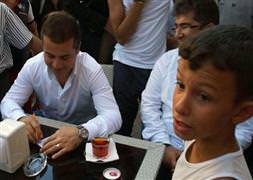 'Vaaay, Kralsın' dedi ve bakanın omzuna vurdu