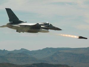 NATO'dan Afganistan'a hava saldırısı