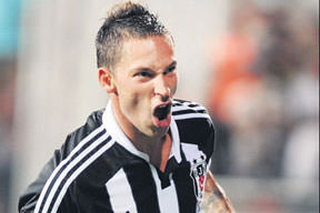 Gollerime sevinmedim