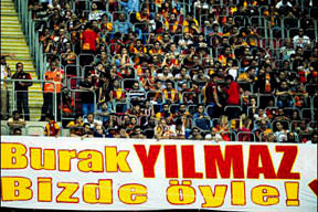 TT Arena yine doldu taştı