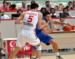 Milliler yine kaybetti!