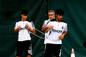 Kartal tam gaz