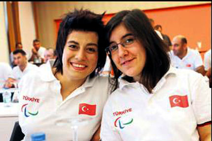 Masa tenisinde gümüşü kaptık!