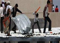 Bir büyükelçilik daha basıldı