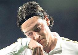 Mesut Özil'e büyük şok