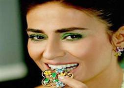 Tilbe’den Fransız karikatüristlere küfür