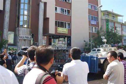 Bingöllüler BDP binasına saldırdı!