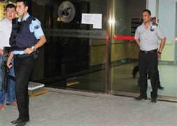 Hastanede görevli polise silahlı saldırı