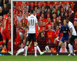 Liverpool'a bir darbe de MANU'dan!