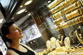 Komşu altınlarını bize satıyor