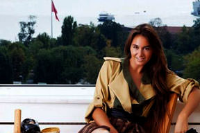 Açılın Eda geliyor