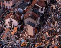 Kolombiya'da 7.4 şiddetinde deprem