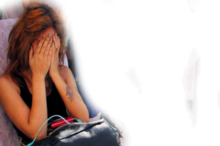 Aldatılınca evini yaktı