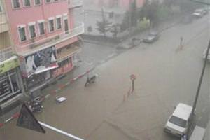 Yağış hayatı felç etti