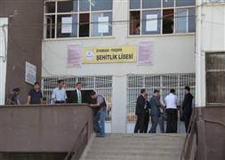PKK'lılar okula saldırdı