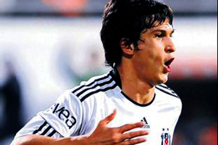 Necip Uysal'a özel maske