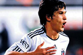 Necip Uysal'a özel maske