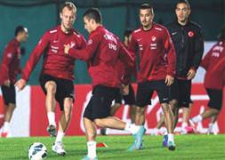 Sakatlanan Burak ve Selçuk yok!
