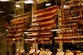 Altın alan kazandı