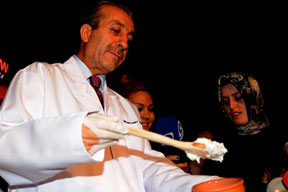 Bakan Eker yoğurt mayaladı